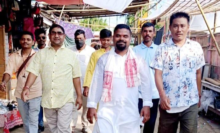 পানিভরা বাজার থেকে উপ-নির্বাচনের প্রচার শুরু অমলেন্দুর পানিভরা বাজার থেকে উপ-নির্বাচনের প্রচার শুরু অমলেন্দুর
