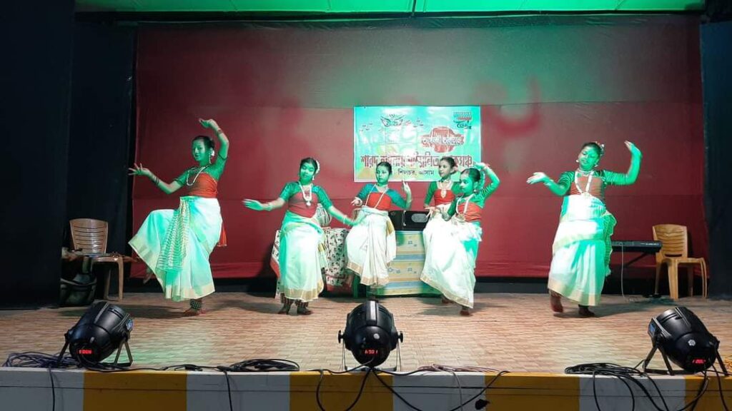 সম্মিলিত লোকমঞ্চের আগমনী অনুষ্ঠান শিলচরে সম্মিলিত লোকমঞ্চের আগমনী অনুষ্ঠান শিলচরে