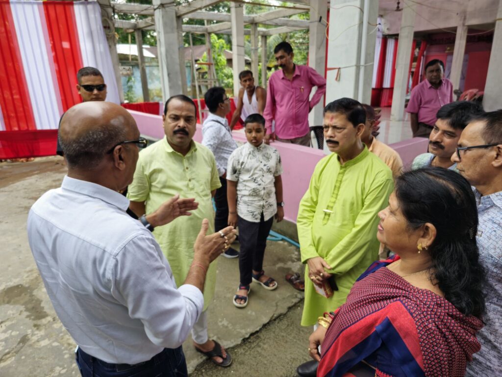 ভারি বৃষ্টি : রামকৃষ্ণনগরে মন্দিরের দেওয়াল ধসে পড়ল ঘরের উপর, মৃত্যু ভারি বৃষ্টি : রামকৃষ্ণনগরে মন্দিরের দেওয়াল ধসে পড়ল ঘরের উপর, মৃত্যু