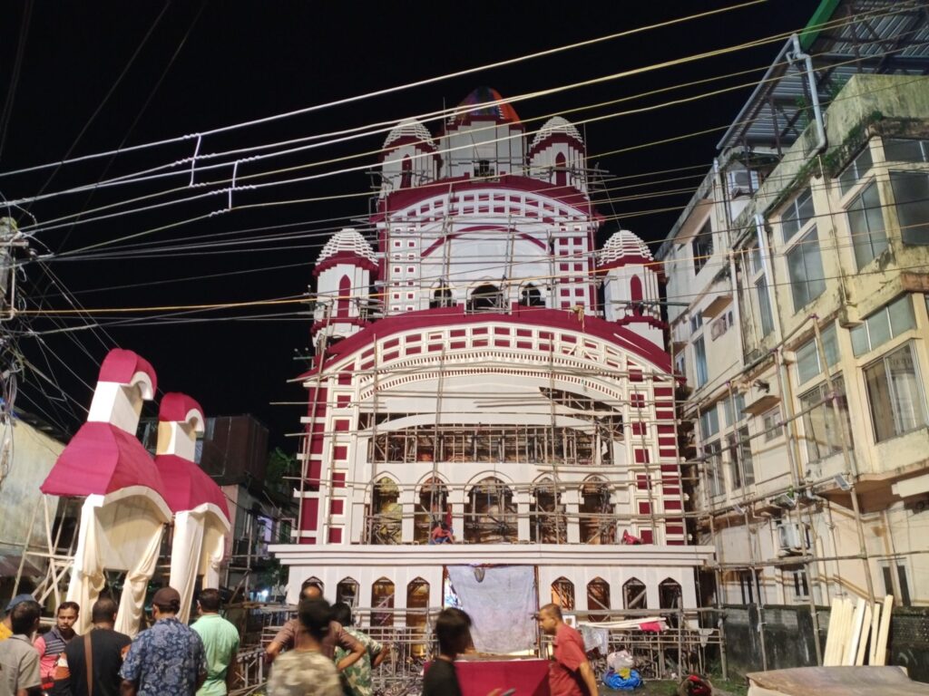 দুর্গাপূজায় শিলচর শহরে কোথায় কী জেনে নিন দুর্গাপূজায় শিলচর শহরে কোথায় কী জেনে নিন