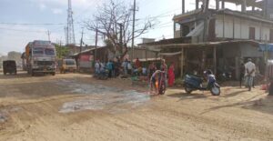 সোনাবাড়িঘাট বাজারে ধুলোর ঝড়, অতিষ্ঠ ব্যবসায়ীদের সড়ক অবরোধের হুমকি সোনাবাড়িঘাট বাজারে ধুলোর ঝড়, অতিষ্ঠ ব্যবসায়ীদের সড়ক অবরোধের হুমকি