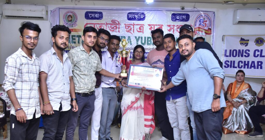 নেতাজি ছাত্র যুব সংস্থার জয়িতা ভট্টাচার্য স্মৃতি সেরা কালীপূজা কমিটি পুরস্কার রাধামাধবনগরে নেতাজি ছাত্র যুব সংস্থার জয়িতা ভট্টাচার্য স্মৃতি সেরা কালীপূজা কমিটি পুরস্কার রাধামাধবনগরে