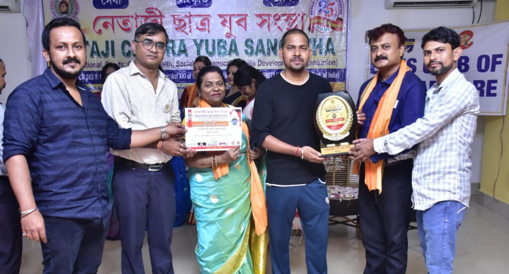 নেতাজি ছাত্র যুব সংস্থার জয়িতা ভট্টাচার্য স্মৃতি সেরা কালীপূজা কমিটি পুরস্কার রাধামাধবনগরে নেতাজি ছাত্র যুব সংস্থার জয়িতা ভট্টাচার্য স্মৃতি সেরা কালীপূজা কমিটি পুরস্কার রাধামাধবনগরে