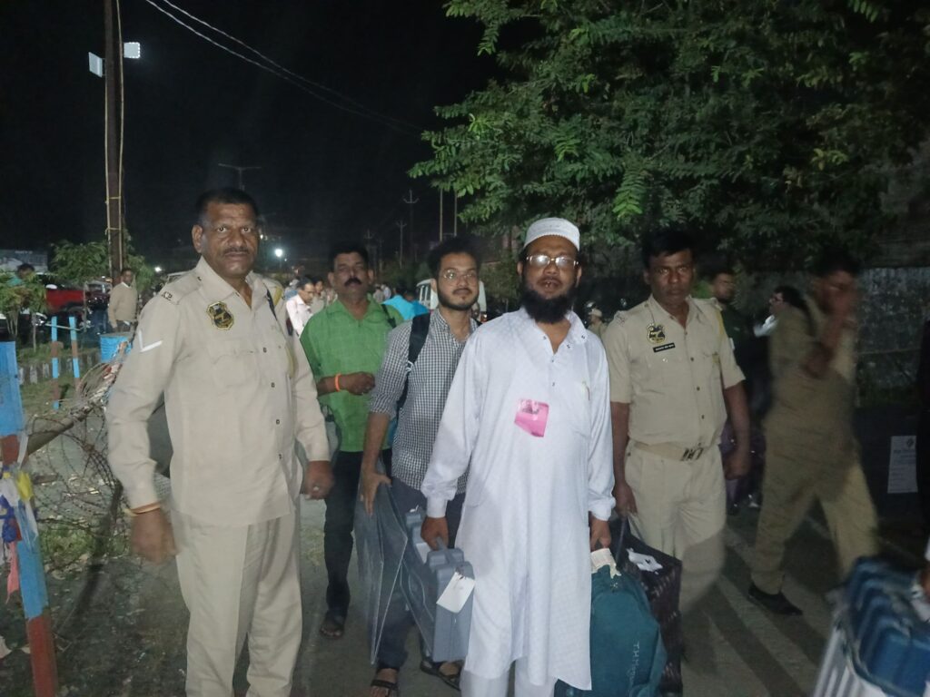 নির্বিঘ্নে সম্পন্ন হল ধলাই উপ-নির্বাচনের ভোট পর্ব নির্বিঘ্নে সম্পন্ন হল ধলাই উপ-নির্বাচনের ভোট পর্ব