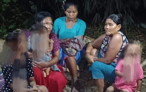 জিরিমুখে ছয়টি অজ্ঞাতপরিচয় মৃতদেহ উদ্ধার, চাপা উত্তেজনা জিরিমুখে ছয়টি অজ্ঞাতপরিচয় মৃতদেহ উদ্ধার, চাপা উত্তেজনা