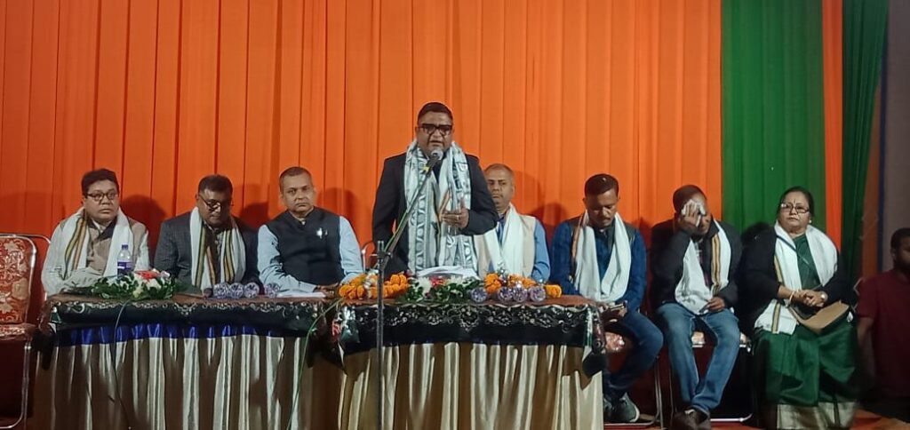 শিলচরে সড়ক ও গার্ডওয়াল নির্মাণ কাজের ফলক উন্মোচন কৌশিক ও দীপায়নের শিলচরে সড়ক ও গার্ডওয়াল নির্মাণ কাজের ফলক উন্মোচন কৌশিক ও দীপায়নের