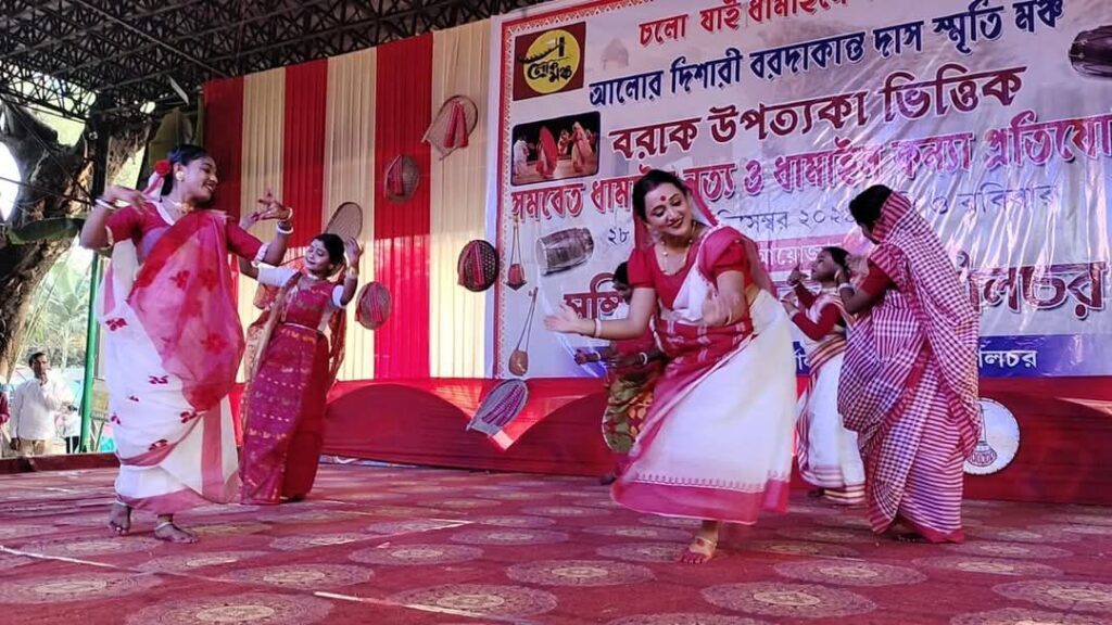 শিলচরে ধামাইল নৃত্যে শিরোপা অর্জন মিতালীজ গ্রুপ হাইলাকান্দির শিলচরে ধামাইল নৃত্যে শিরোপা অর্জন মিতালীজ গ্রুপ হাইলাকান্দির