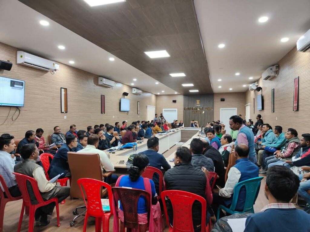 পঞ্চায়েত নির্বাচনের আসন সংরক্ষণ নিয়ে বৈঠক জেলা প্রশাসনের পঞ্চায়েত নির্বাচনের আসন সংরক্ষণ নিয়ে বৈঠক জেলা প্রশাসনের
