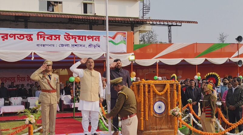 শ্রীভূমিতে প্রজাতন্ত্র দিবস পতাকা উত্তোলন করলেন মন্ত্রী কৃষ্ণেন্দু পাল শ্রীভূমিতে প্রজাতন্ত্র দিবস পতাকা উত্তোলন করলেন মন্ত্রী কৃষ্ণেন্দু পাল