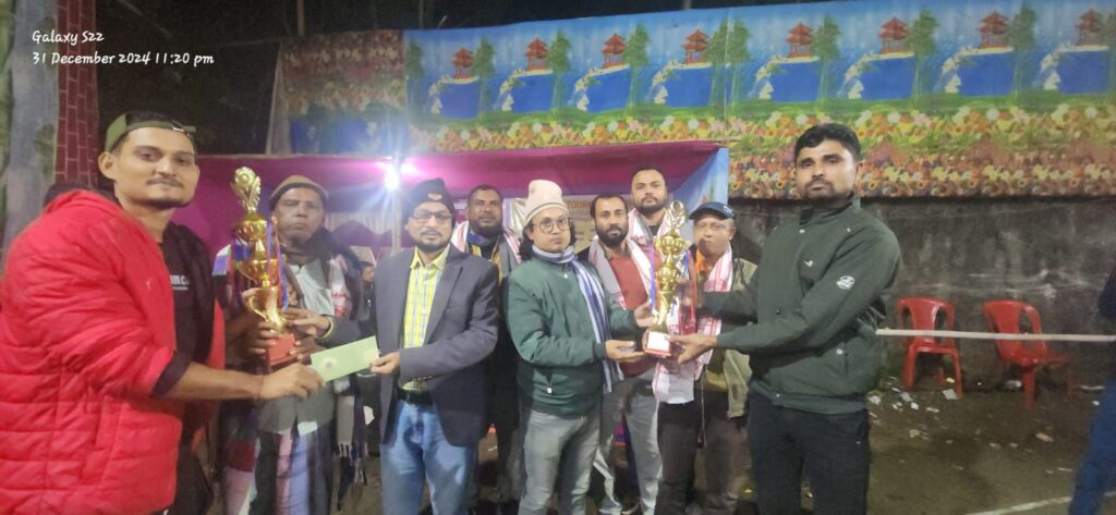 সোনাবাড়িঘাটে ব্যাডমিন্টনে দ্বিতীয়বারের মতো খেতাব দখল জামান জুটির সোনাবাড়িঘাটে ব্যাডমিন্টনে দ্বিতীয়বারের মতো খেতাব দখল জামান জুটির