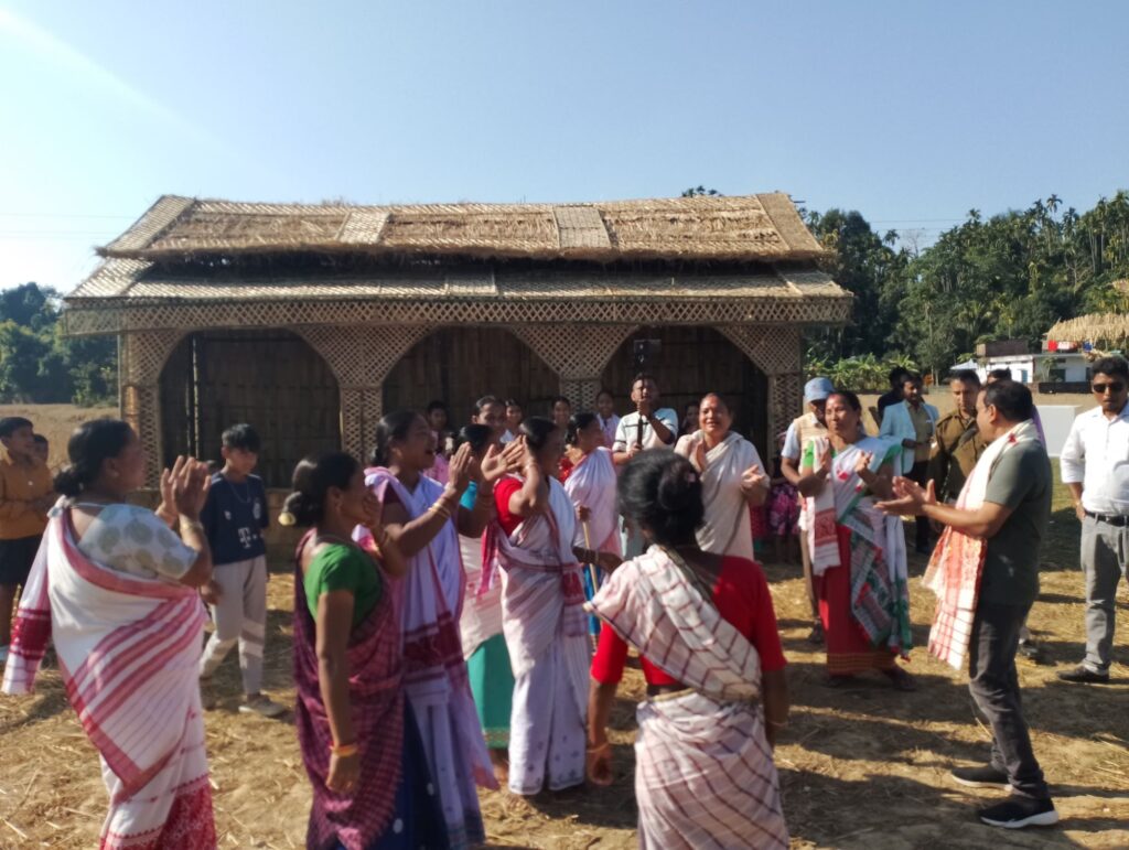বড়গুল আদরকোণায় বিহু উদযাপনে প্রস্তুতি জোরকদমে বড়গুল আদরকোণায় বিহু উদযাপনে প্রস্তুতি জোরকদমে