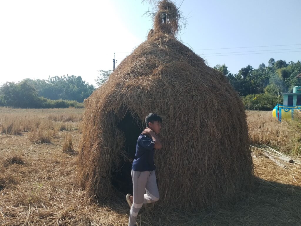 বড়গুল আদরকোণায় বিহু উদযাপনে প্রস্তুতি জোরকদমে বড়গুল আদরকোণায় বিহু উদযাপনে প্রস্তুতি জোরকদমে