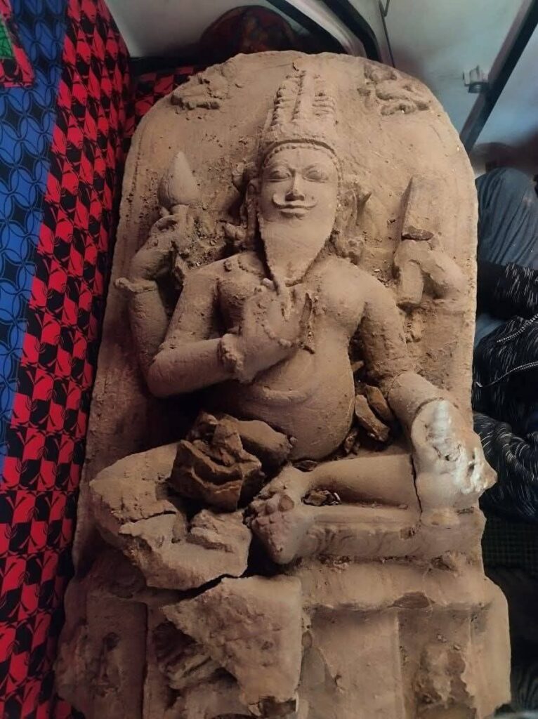 ঊনকোটিতে ব্রহ্মার মূর্তি উদ্ধার, কয়েকশো বছরের পুরোনো ঊনকোটিতে ব্রহ্মার মূর্তি উদ্ধার, কয়েকশো বছরের পুরোনো