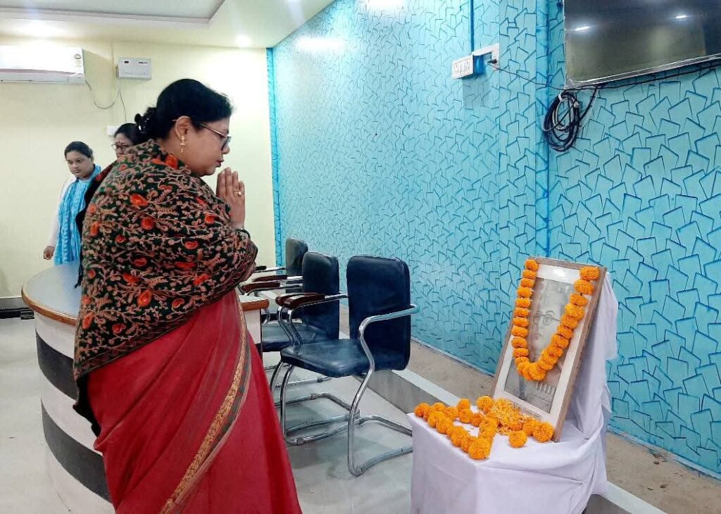 নেতাজির জন্মজয়ন্তীতে রাধামাধব কলেজে কুইজ প্রতিযোগিতা নেতাজির জন্মজয়ন্তীতে রাধামাধব কলেজে কুইজ প্রতিযোগিতা