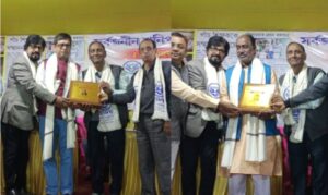 ডাঃ সত্যরঞ্জন ভট্টাচার্যকে হৃদয়ের 'আজীবন সম্মাননা' প্রদান ডাঃ সত্যরঞ্জন ভট্টাচার্যকে হৃদয়ের 'আজীবন সম্মাননা' প্রদান