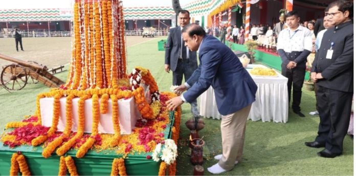 প্রথমবারের মতো প্রজাতন্ত্র দিবসে পতাকা উত্তোলন করলেন মুখ্যমন্ত্রী প্রথমবারের মতো প্রজাতন্ত্র দিবসে পতাকা উত্তোলন করলেন মুখ্যমন্ত্রী
