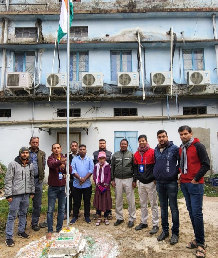 কাবুগঞ্জে ব্যাঙ্ক, কলেজ, ব্যবসায়িক প্রতিষ্ঠানে জাতীয় পতাকা উত্তোলন কাবুগঞ্জে ব্যাঙ্ক, কলেজ, ব্যবসায়িক প্রতিষ্ঠানে জাতীয় পতাকা উত্তোলন