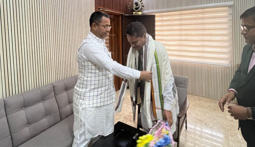 করিমগঞ্জ সিভিল হাসপাতাল পরিদর্শন ও পর্যালোচনা বৈঠক স্বাস্থ্যমন্ত্রীর করিমগঞ্জ সিভিল হাসপাতাল পরিদর্শন ও পর্যালোচনা বৈঠক স্বাস্থ্যমন্ত্রীর