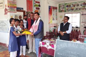 ছাত্রছাত্রীদের মনোযোগী হওয়ার আহ্বান রতন কুমারের ছাত্রছাত্রীদের মনোযোগী হওয়ার আহ্বান রতন কুমারের
