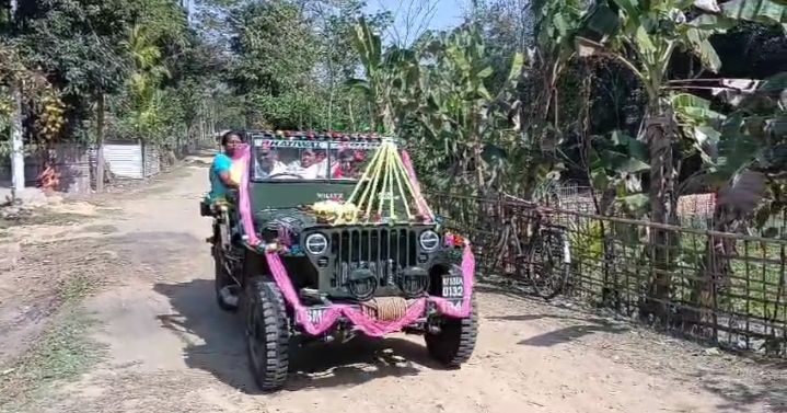 শিক্ষককে ব্যতিক্রমি বিদায়ী সংবর্ধনা নরসিংহপুরে শিক্ষককে ব্যতিক্রমি বিদায়ী সংবর্ধনা নরসিংহপুরে