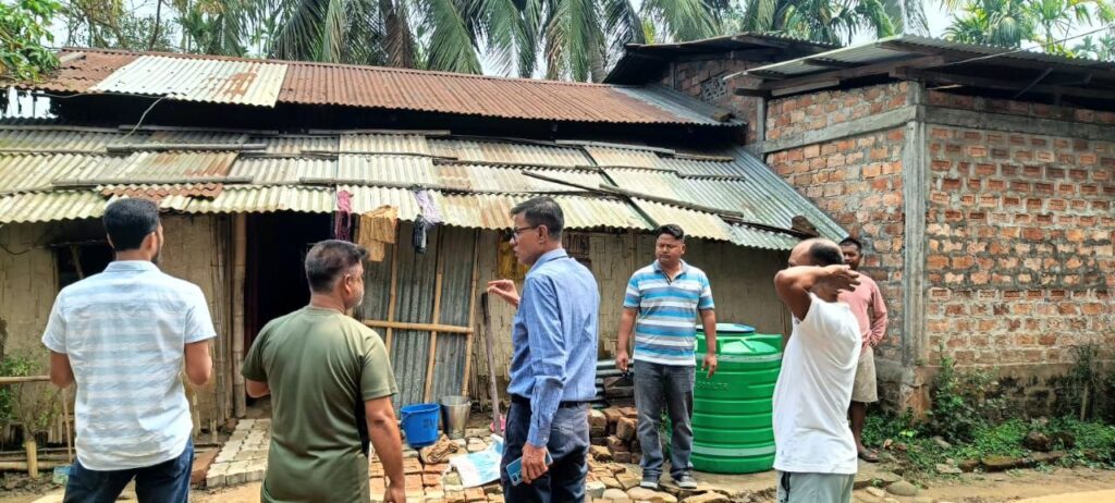 শিলাবৃষ্টিতে বিপর্যস্ত পাথারকান্দির বিভিন্ন অঞ্চল পরিদর্শন সার্কল প্রশাসন ও বিজেপি কর্মকর্তাদের শিলাবৃষ্টিতে বিপর্যস্ত পাথারকান্দির বিভিন্ন অঞ্চল পরিদর্শন সার্কল প্রশাসন ও বিজেপি কর্মকর্তাদের