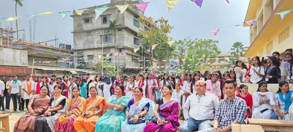 নাচে-গানে জমজমাট বসন্তবরণ উৎসব উদযাপন রাধামাধব কলেজে নাচে-গানে জমজমাট বসন্তবরণ উৎসব উদযাপন রাধামাধব কলেজে