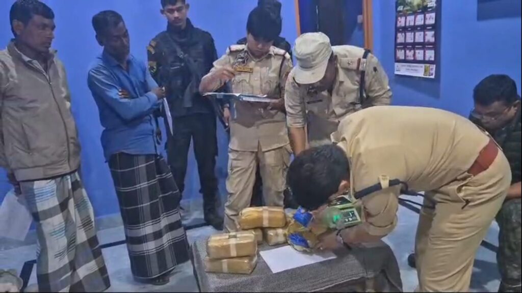 অসম-মিজোরাম সীমান্তে ২০ কোটি টাকার মাদক উদ্ধার, পলাতক পাচারকারী অসম-মিজোরাম সীমান্তে ২০ কোটি টাকার মাদক উদ্ধার, পলাতক পাচারকারী