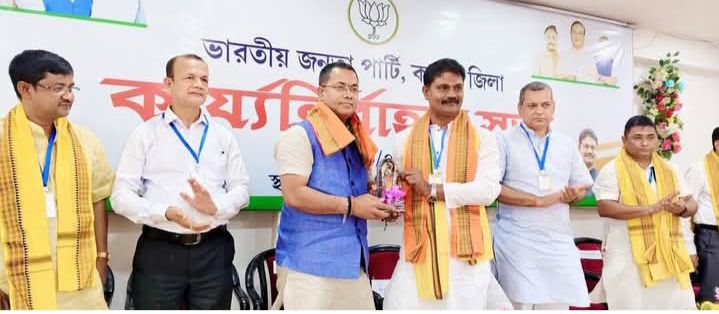 পঞ্চায়েত সহ বিধানসভা নির্বাচনে সবক'টি আসন দখল করবে বিজেপি : রূপম সাহা পঞ্চায়েত সহ বিধানসভা নির্বাচনে সবক'টি আসন দখল করবে বিজেপি : রূপম সাহা