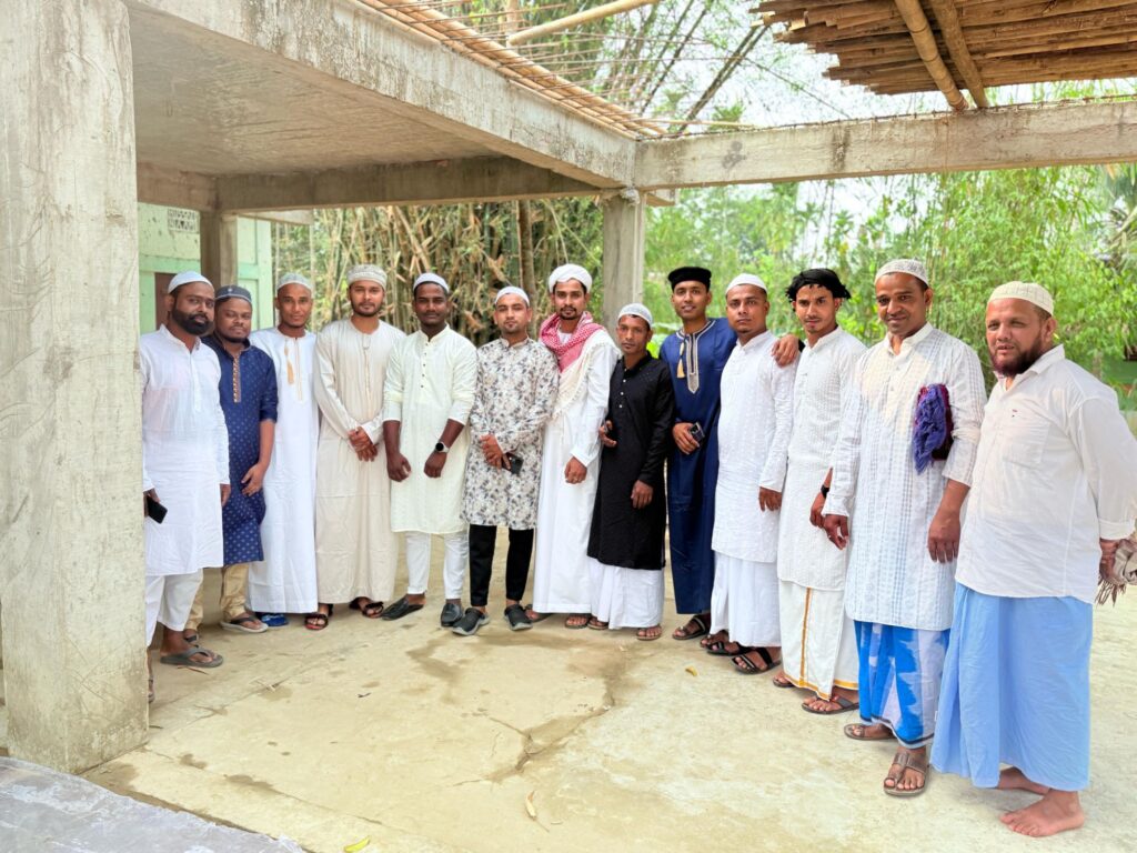 ঈদগাহে ভিড়, মেলায় উৎসব, সম্প্রীতির এক অনন্য নজির পাথারকান্দিতে ঈদগাহে ভিড়, মেলায় উৎসব, সম্প্রীতির এক অনন্য নজির পাথারকান্দিতে