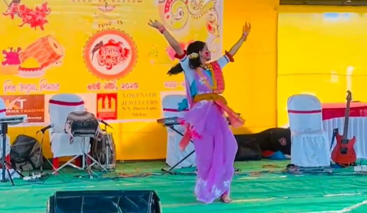 বসন্ত উৎসবে ছন্দের স্রোত সংস্থার নানা সাংস্কৃতিক অনুষ্ঠান বসন্ত উৎসবে ছন্দের স্রোত সংস্থার নানা সাংস্কৃতিক অনুষ্ঠান