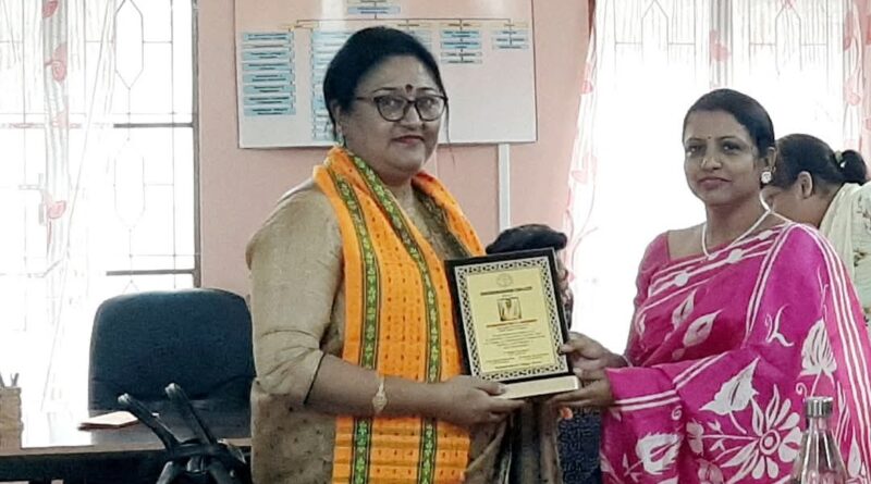 আইকিউএসি-র নতুন চেয়ারম্যানকে সংবর্ধনা রাধামাধব কলেজে আইকিউএসি-র নতুন চেয়ারম্যানকে সংবর্ধনা রাধামাধব কলেজে