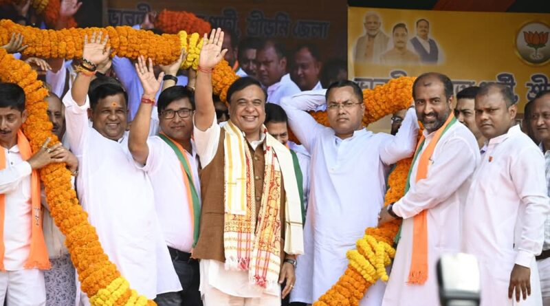 শ্রীভূমিতে মুখ্যমন্ত্রীর মেগা শো! নিলামবাজার মাঠে জনসমুদ্র, চারপাশে বিজেপির তপ্ত হাওয়া শ্রীভূমিতে মুখ্যমন্ত্রীর মেগা শো! নিলামবাজার মাঠে জনসমুদ্র, চারপাশে বিজেপির তপ্ত হাওয়া