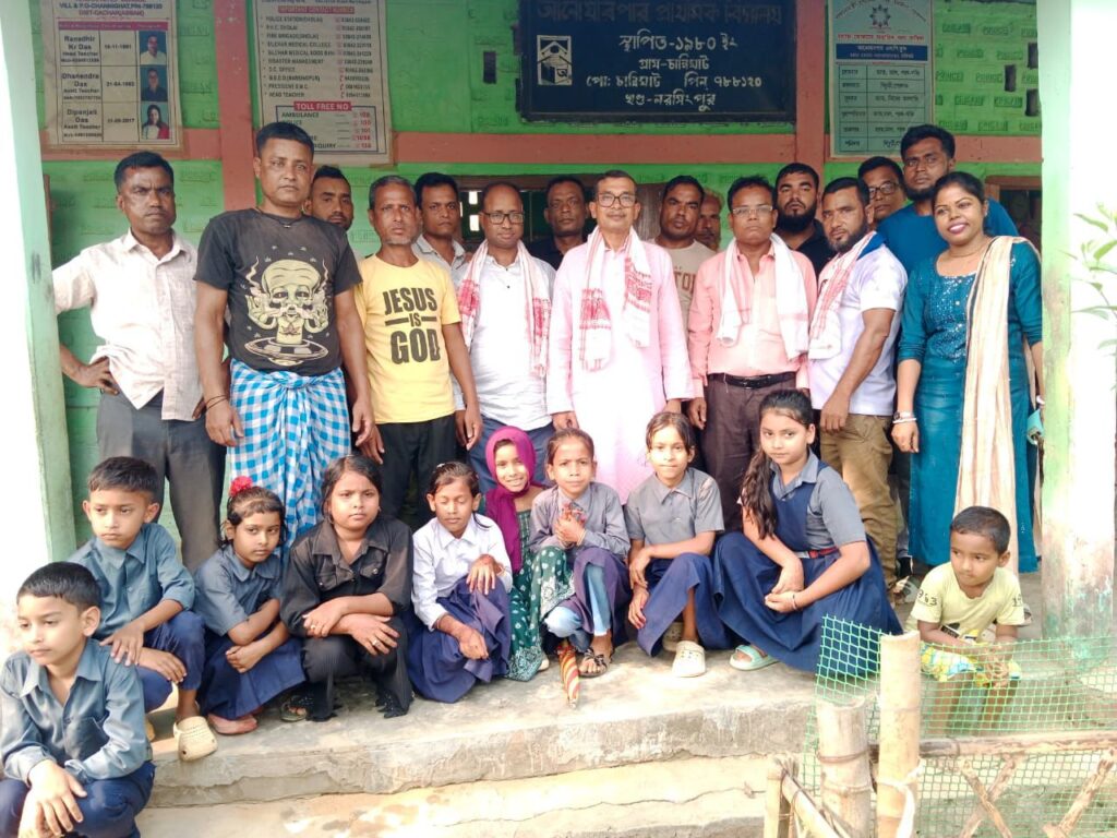 চান্নিঘাট আনোয়ারপার এলপি স্কুলের প্রতিষ্ঠাতা প্রধান শিক্ষককে বিদায়ী সংবর্ধনা চান্নিঘাট আনোয়ারপার এলপি স্কুলের প্রতিষ্ঠাতা প্রধান শিক্ষককে বিদায়ী সংবর্ধনা