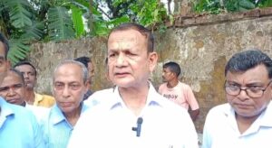 নালা বন্ধ করে দখলের চেষ্টা ঠিকাদারের, তীব্র প্রতিবাদ, পৌঁছেন মিহিরকান্তি নালা বন্ধ করে দখলের চেষ্টা ঠিকাদারের, তীব্র প্রতিবাদ, পৌঁছেন মিহিরকান্তি