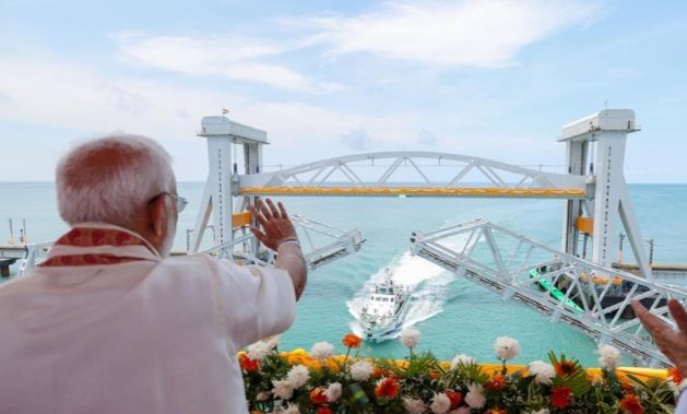 সমুদ্রের উপরে পামবান লিফট সেতুর উদ্বোধন মোদির, দেশের প্রথম সমুদ্রের উপরে পামবান লিফট সেতুর উদ্বোধন মোদির, দেশের প্রথম