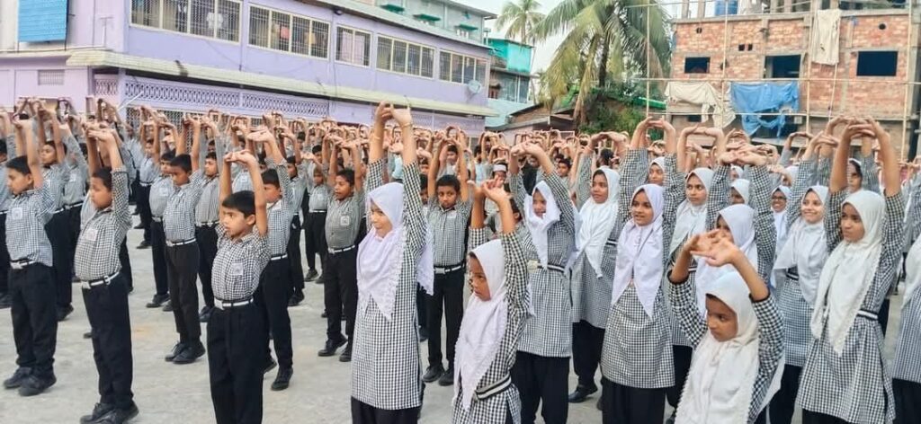 আনন্দময় জীবন-যাপনে যোগ'কে সঙ্গী করার আহ্বান শতাক্ষীর আনন্দময় জীবন-যাপনে যোগ'কে সঙ্গী করার আহ্বান শতাক্ষীর