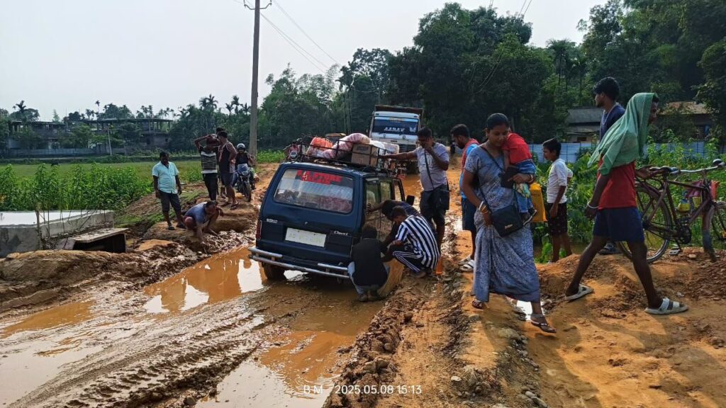 মরণফাঁদ শিলচর-জয়ন্তিয়া সড়ক, প্রতিদিন ঘটছে দুর্ঘটনা, চরম দুর্ভোগ মরণফাঁদ শিলচর-জয়ন্তিয়া সড়ক, প্রতিদিন ঘটছে দুর্ঘটনা, চরম দুর্ভোগ