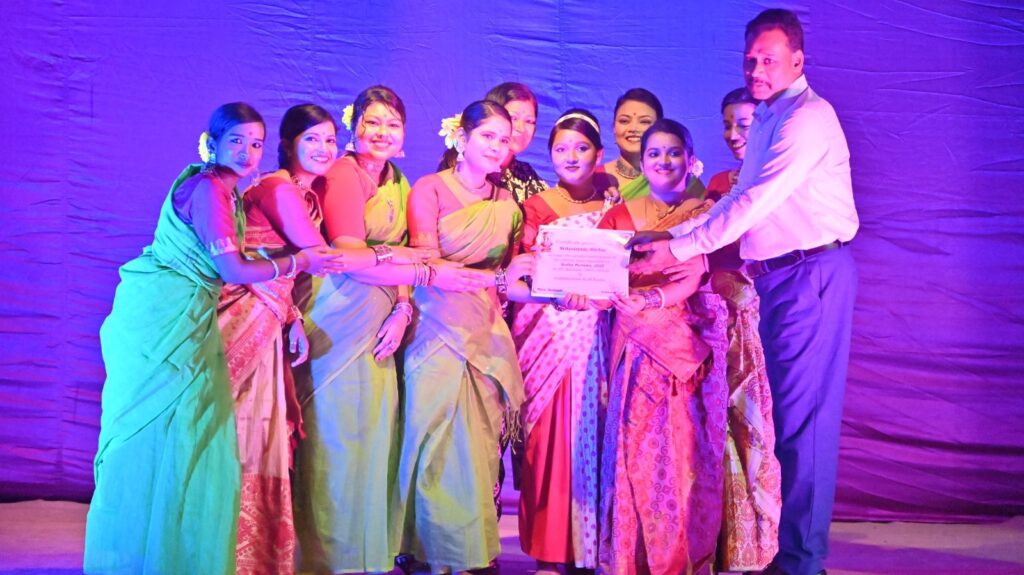 দিনব্যাপী নানান সাংস্কৃতিক কার্যক্রমের মধ্য দিয়ে বুদ্ধপূর্ণিমা পালন কাশীপুর সিআরপিএফ ক্যাম্পে দিনব্যাপী নানান সাংস্কৃতিক কার্যক্রমের মধ্য দিয়ে বুদ্ধপূর্ণিমা পালন কাশীপুর সিআরপিএফ ক্যাম্পে