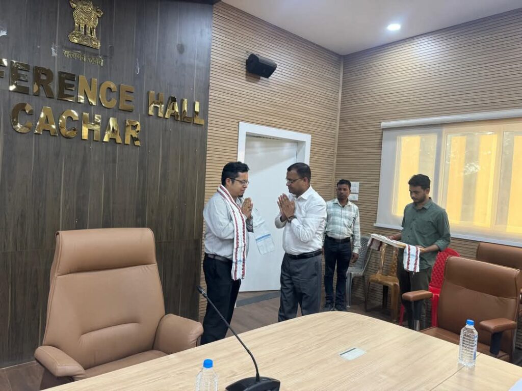 সম্ভাব্য বন্যা পরিস্থিতির মোকাবিলায় দৃঢ় অঙ্গীকারের বার্তা কাছাড় জেলা প্রশাসনের সম্ভাব্য বন্যা পরিস্থিতির মোকাবিলায় দৃঢ় অঙ্গীকারের বার্তা কাছাড় জেলা প্রশাসনের