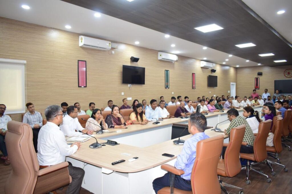 অকাল প্রয়াত এডিসি যুবরাজ বরঠাকুরকে স্মরণ কাছাড় জেলা প্রশাসনের, শোকসভা অকাল প্রয়াত এডিসি যুবরাজ বরঠাকুরকে স্মরণ কাছাড় জেলা প্রশাসনের, শোকসভা