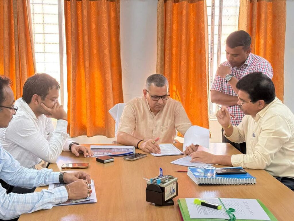 গ্যামন সেতু, সচিবালয়ের কাজ পরিদর্শন মন্ত্রী কৌশিক রায়ের গ্যামন সেতু, সচিবালয়ের কাজ পরিদর্শন মন্ত্রী কৌশিক রায়ের