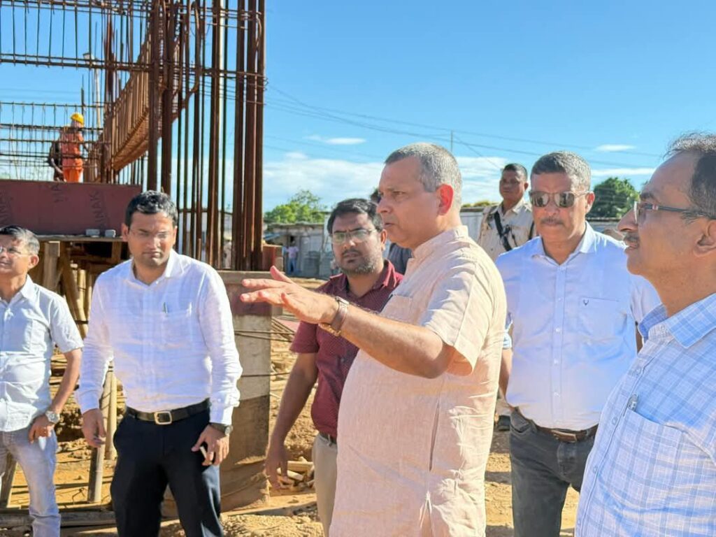 গ্যামন সেতু, সচিবালয়ের কাজ পরিদর্শন মন্ত্রী কৌশিক রায়ের গ্যামন সেতু, সচিবালয়ের কাজ পরিদর্শন মন্ত্রী কৌশিক রায়ের