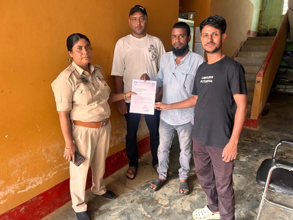 কাবুগঞ্জ বাজারে যানজট নিরসনে সরব বাজার কমিটি, স্মারকলিপি প্রদান কাবুগঞ্জ বাজারে যানজট নিরসনে সরব বাজার কমিটি, স্মারকলিপি প্রদান