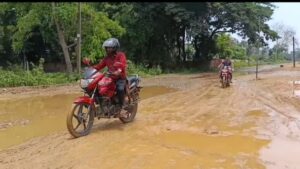 শিলচর-জয়ন্তীয়া সড়ক নির্মাণ, নরকযন্ত্রণায় ভুগছেন সাধারণ মানুষ শিলচর-জয়ন্তীয়া সড়ক নির্মাণ, নরকযন্ত্রণায় ভুগছেন সাধারণ মানুষ
