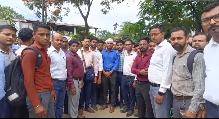 মেহেরপুরে মেডিক্যাল রিপ্রেজেন্টেটিভের ওপর আক্রমণ, মামলা মেহেরপুরে মেডিক্যাল রিপ্রেজেন্টেটিভের ওপর আক্রমণ, মামলা