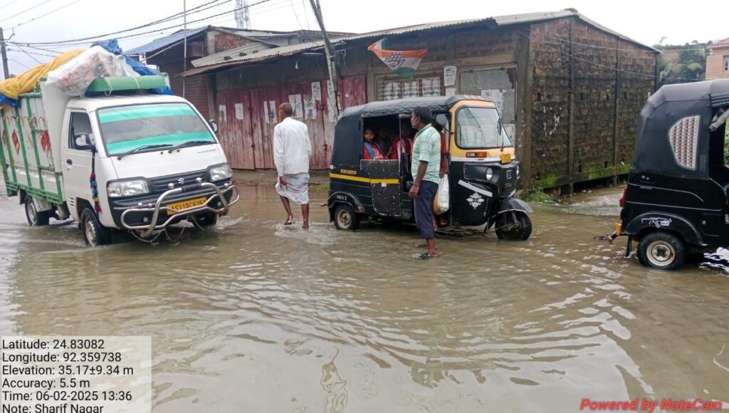 শরীফনগর ও আশপাশে ভয়াবহ বন্যা, অগণিত মানুষ জলবন্দি শরীফনগর ও আশপাশে ভয়াবহ বন্যা, অগণিত মানুষ জলবন্দি