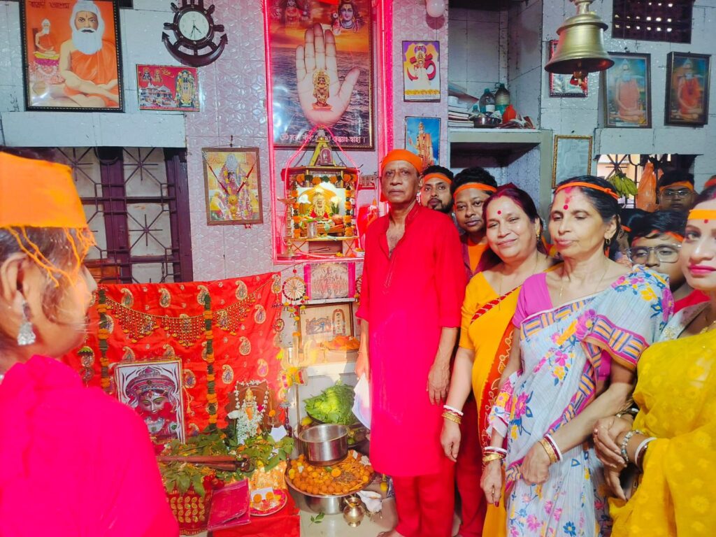 তিরোধান দিবসে সেন্ট্রাল রোডের লোকনাথ বাড়িতে দিনভর নানা কর্মসূচি তিরোধান দিবসে সেন্ট্রাল রোডের লোকনাথ বাড়িতে দিনভর নানা কর্মসূচি