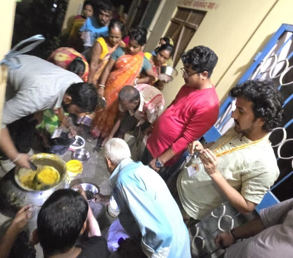 দক্ষিণ করিমগঞ্জে ত্রাণসামগ্রী দিল রুদ্রাক্ষ, শনিবার রক্তদান শিবির দক্ষিণ করিমগঞ্জে ত্রাণসামগ্রী দিল রুদ্রাক্ষ, শনিবার রক্তদান শিবির