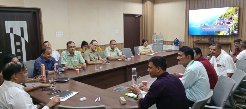PHE অস্থায়ী কর্মচারী পরিষদের সঙ্গে উচ্চপর্যায়ের বৈঠক, কর্মীস্বার্থ নিয়ে গঠনমূলক আলোচনা PHE অস্থায়ী কর্মচারী পরিষদের সঙ্গে উচ্চপর্যায়ের বৈঠক, কর্মীস্বার্থ নিয়ে গঠনমূলক আলোচনা