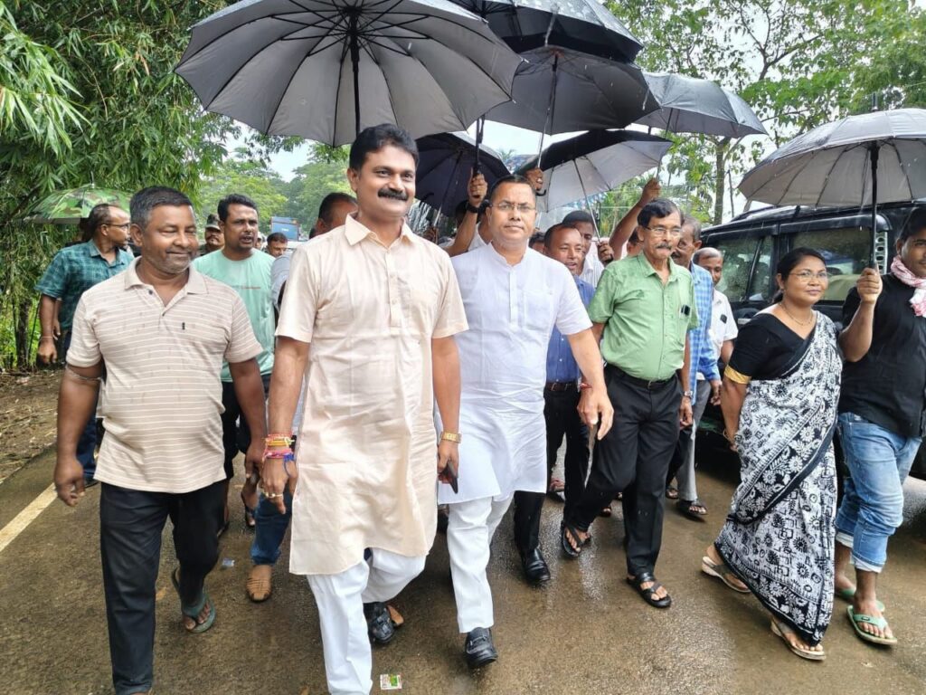 এটা একটা দুর্ঘটনা, সবাইকে সহযোগিতার আহ্বান মন্ত্রী কৃষ্ণেন্দুর এটা একটা দুর্ঘটনা, সবাইকে সহযোগিতার আহ্বান মন্ত্রী কৃষ্ণেন্দুর